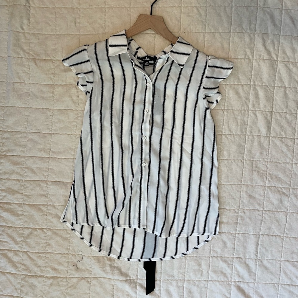 Lulu’s NWT Sleeveless Blouse